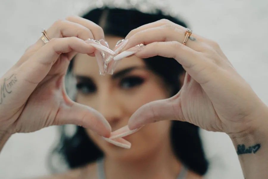 Almond Nails: The Shape That Makes Fingers Look Longer